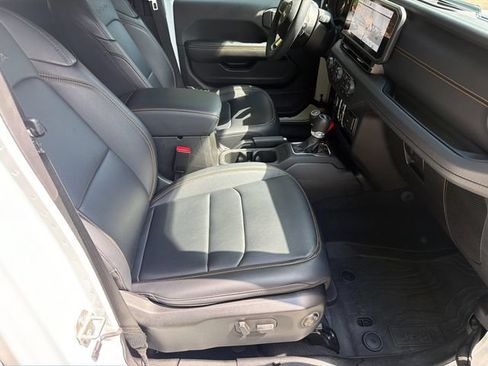 Used 2024 Jeep Wrangler Unlimited Sahara AWD/4WD image 14