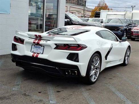Used 2021 Chevrolet Corvette Stingray w/ Z51 Performance Package image 6