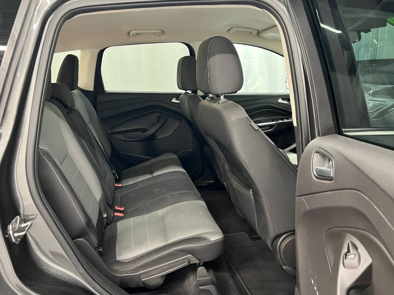 Used 2016 Ford Escape SE FWD image 10