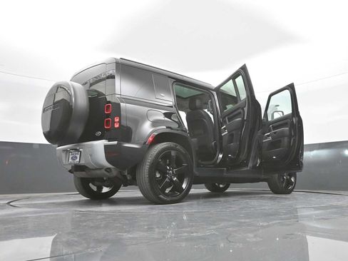 Used 2023 Land Rover Defender 110 SE AWD/4WD image 48