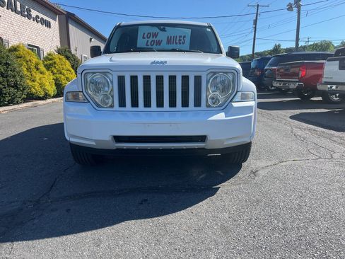 Used 2012 Jeep Liberty Sport w/ Popular Equipment Group AWD/4WD image 3