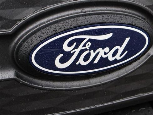 Certified 2025 Ford F150 Lightning Lariat AWD/4WD image 28