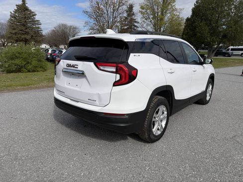 Used 2022 GMC Terrain SLE w/ Driver Convenience Package AWD/4WD image 5