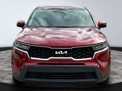 Used 2023 Kia Sorento LX FWD image 2