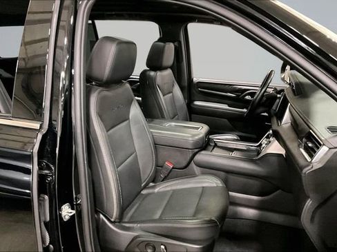 Used 2023 GMC Yukon Denali image 7
