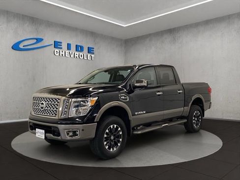 Used 2017 Nissan Titan Platinum Reserve w/ Off-Road Package AWD/4WD image 10