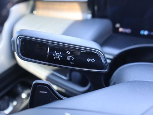 Used 2025 Lincoln Aviator Reserve w/ Equipment Group 201A image 23