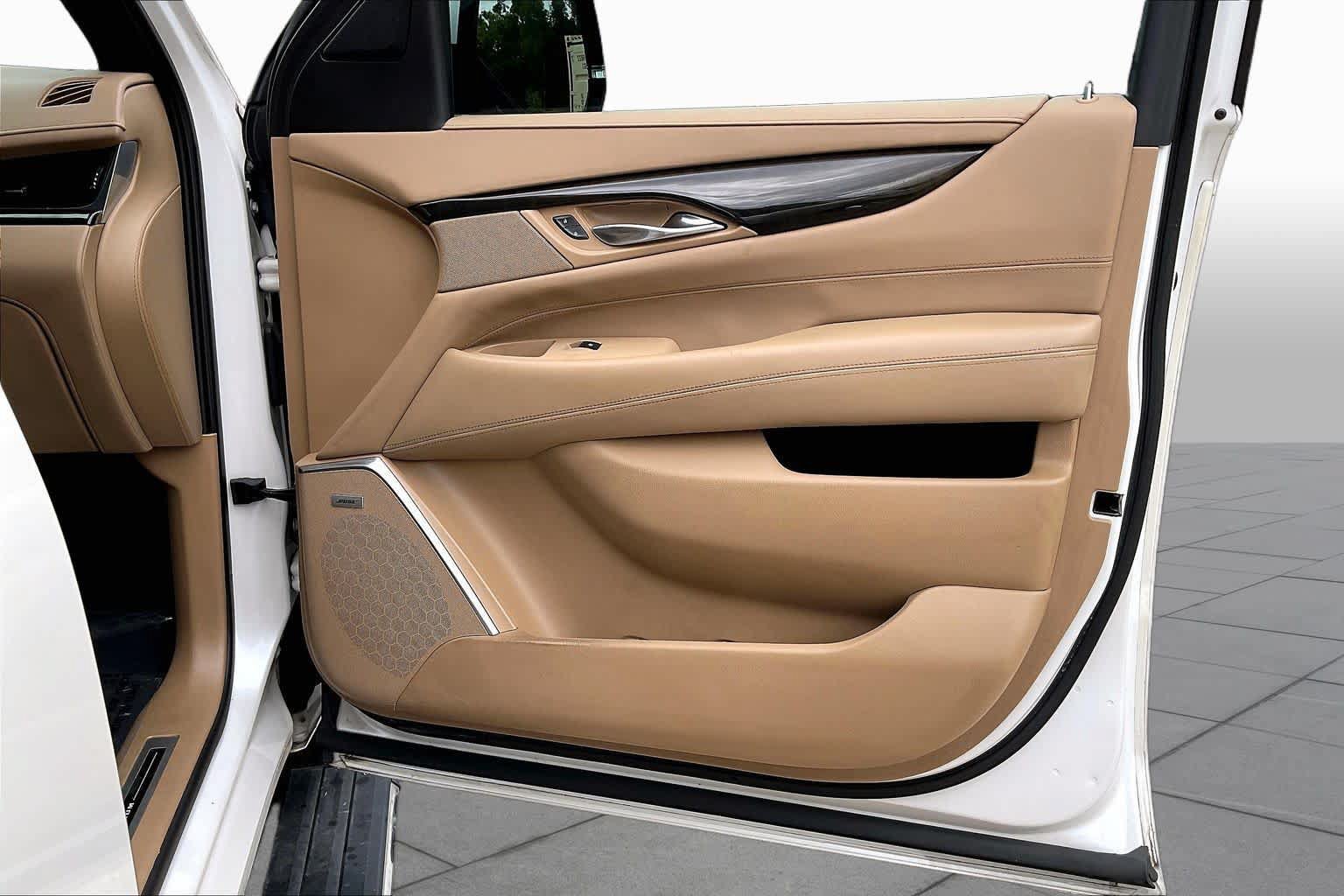 Used 2019 Cadillac Escalade Platinum RWD image 23