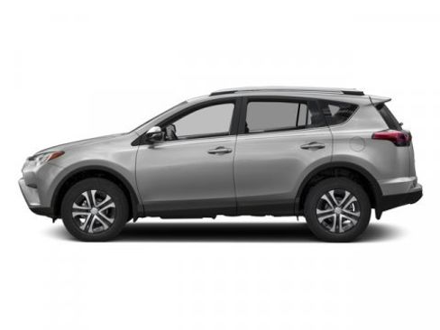 Used 2017 Toyota RAV4 LE AWD/4WD image 3