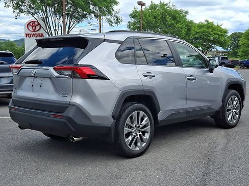 Used 2023 Toyota RAV4 XLE Premium AWD/4WD image 8