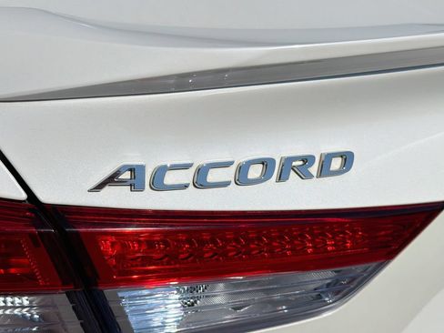 Used 2018 Honda Accord Touring image 37