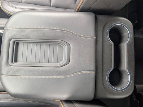 Used 2023 GMC Yukon XL AT4 w/ AT4 Premium Plus Package AWD/4WD image 27