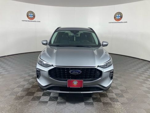 Used 2024 Ford Escape Platinum image 12