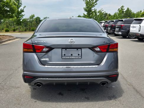 Used 2022 Nissan Altima 2.5 SR FWD image 6
