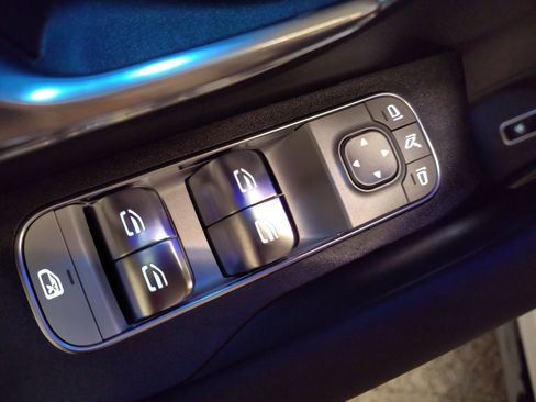 Used 2025 Mercedes-Benz GLE 63 AMG S image 18