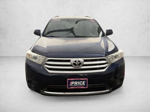 Used 2013 Toyota Highlander FWD w/ Cold Weather Pkg image 6