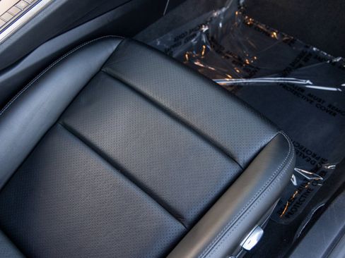 Certified 2019 Porsche 911 Carrera 4S image 43