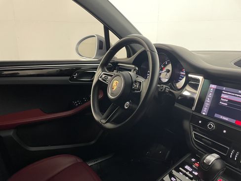 Used 2024 Porsche Macan S image 12