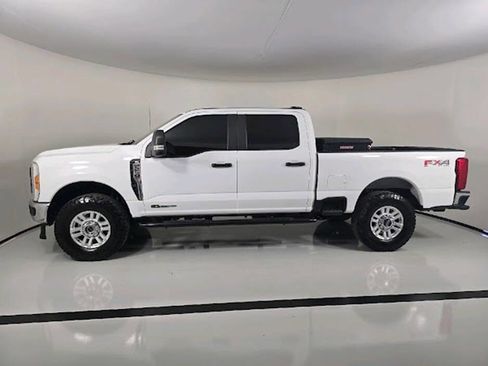 Used 2023 Ford F250 XL w/ FX4 Off-Road Package image 4