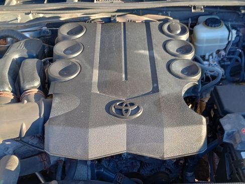 Used 2011 Toyota 4Runner SR5 image 27