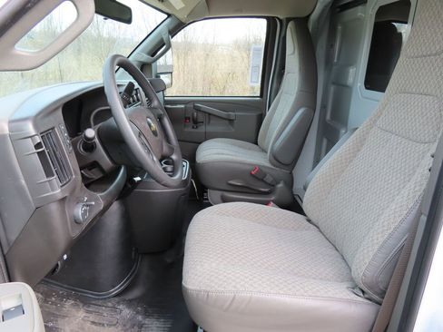 New 2026 Chevrolet Express 3500 w/ Power Convenience Package image 15