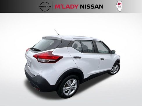 Used 2020 Nissan Kicks S image 4