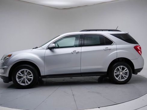 Used 2017 Chevrolet Equinox LT w/ Convenience Package image 2