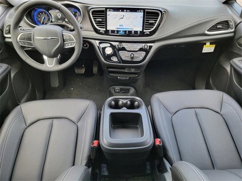 New 2026 Chrysler Pacifica Select image 26