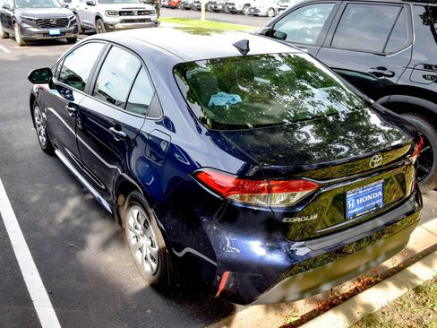Used 2023 Toyota Corolla LE FWD image 18