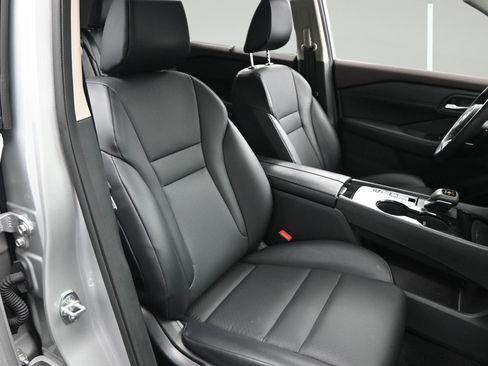 Certified 2023 Nissan Rogue SV w/ SV Premium B Package FWD image 14
