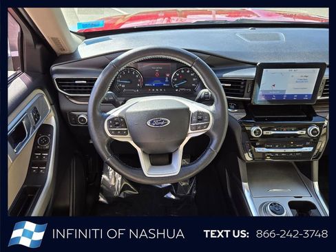 Used 2021 Ford Explorer Limited w/ Equipment Group 301A AWD/4WD image 11