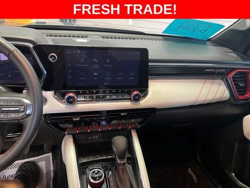 Used 2024 GMC Canyon AT4X AWD/4WD image 12
