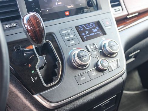 Used 2015 Toyota Sienna Limited Premium AWD/4WD image 20
