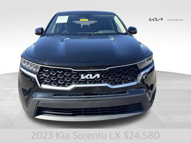 Certified 2023 Kia Sorento LX FWD image 3