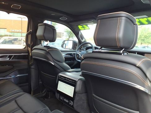 Used 2023 Jeep Grand Wagoneer Series III image 13