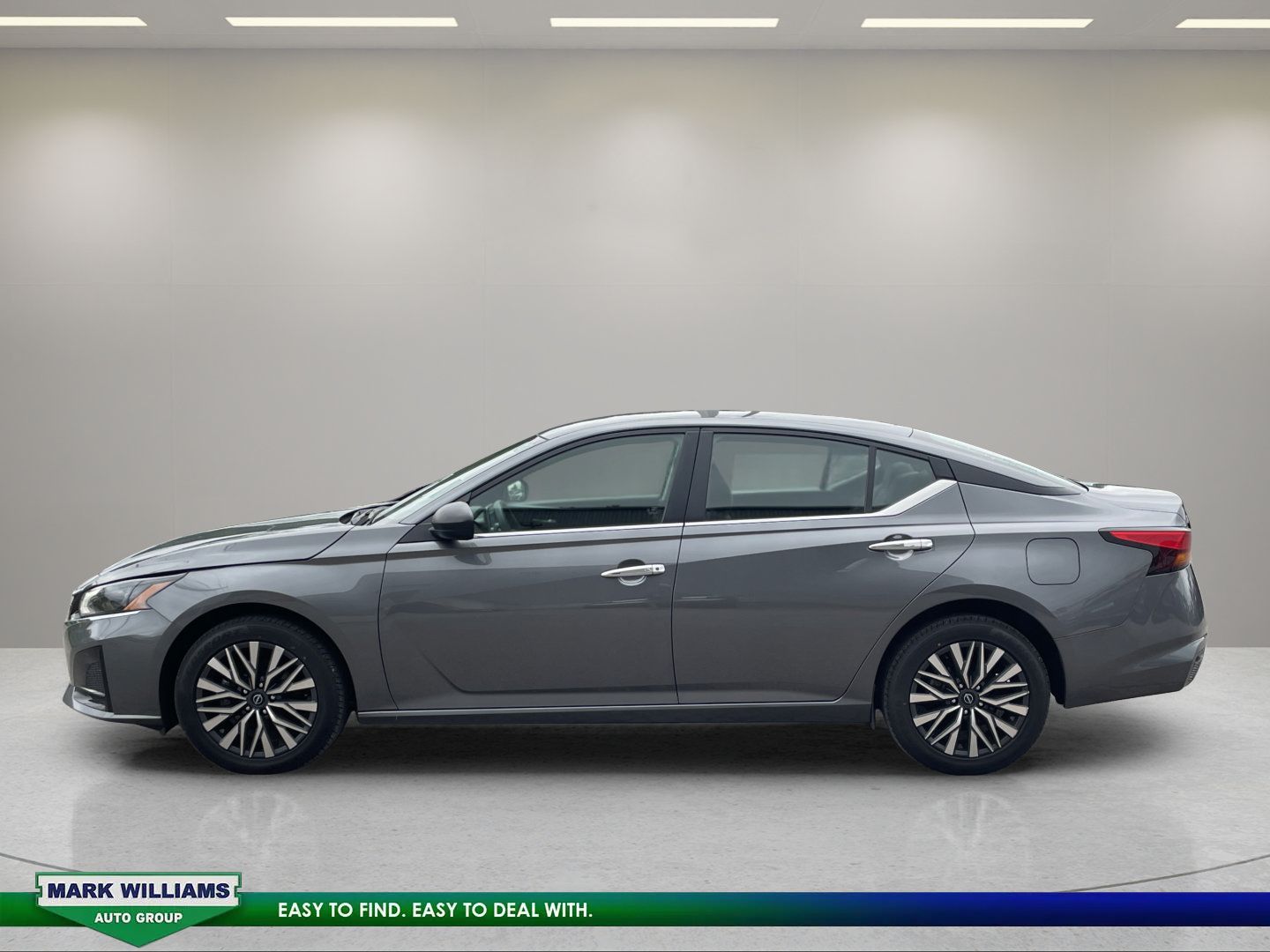 Used 2025 Nissan Altima 2.5 SV AWD/4WD image 4