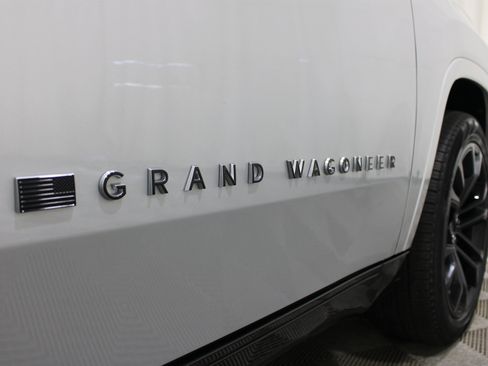 Used 2024 Jeep Grand Wagoneer Series II Obsidian w/ Quick Order Packagew 28T AWD/4WD image 27