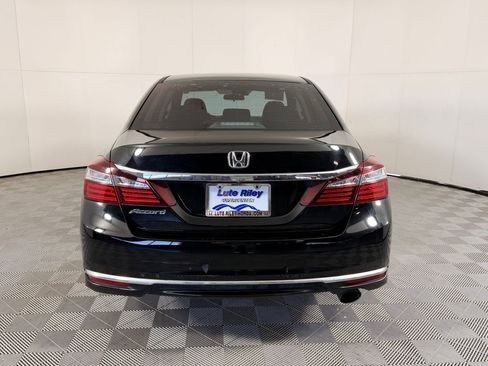Used 2016 Honda Accord LX image 10