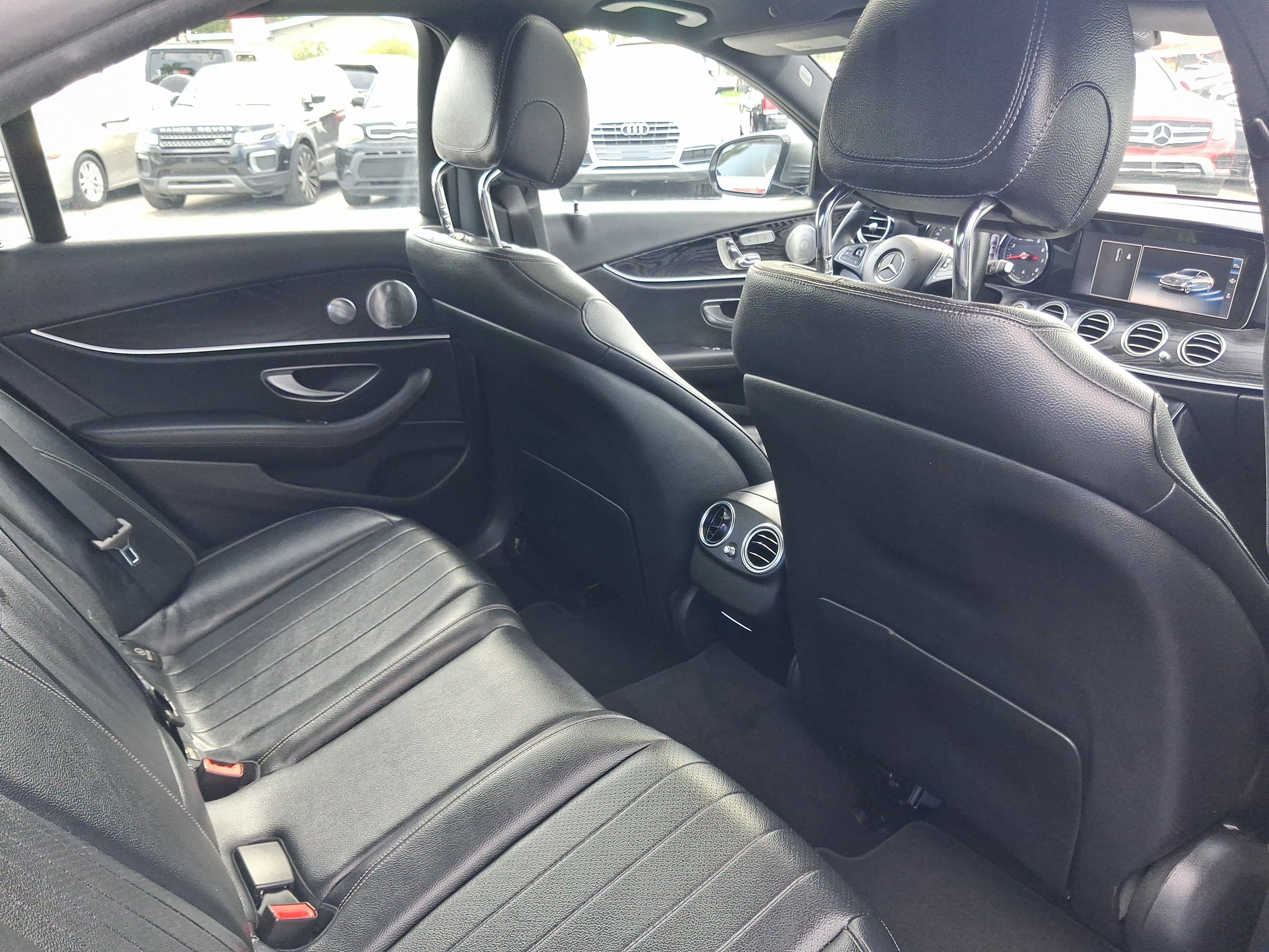 Used 2017 Mercedes-Benz E 300 image 30