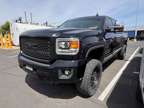 Used 2016 GMC Sierra 2500 Denali w/ Duramax Plus Package AWD/4WD image 5