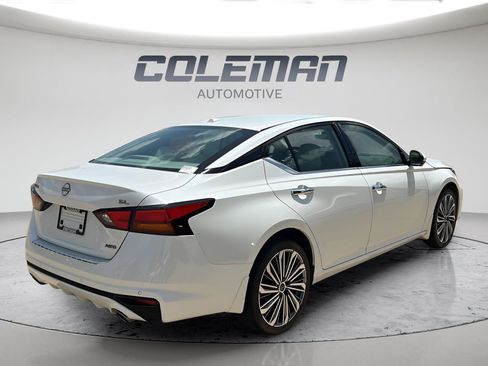 Used 2023 Nissan Altima 2.5 SL AWD/4WD image 3