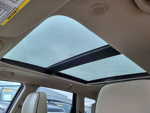 Used 2019 Jeep Grand Cherokee Overland image 17