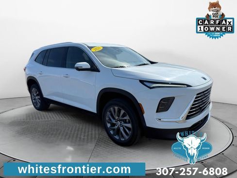 Used 2025 Buick Enclave Preferred AWD/4WD image 7