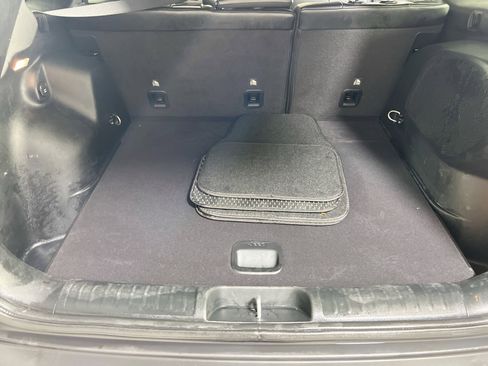 Used 2022 Jeep Cherokee Limited w/ Mopar Interior Package image 24