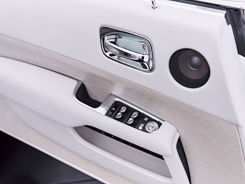 Used 2014 Rolls-Royce Wraith RWD image 39