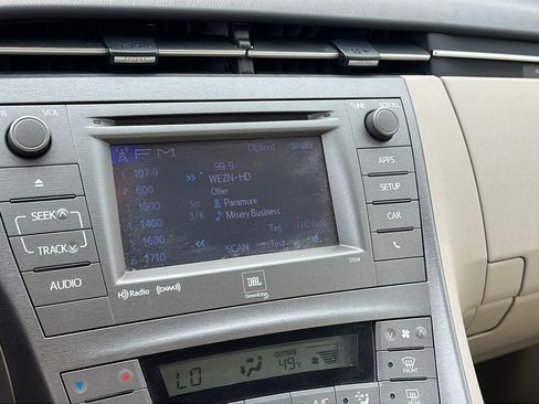 Used 2014 Toyota Prius Four image 17