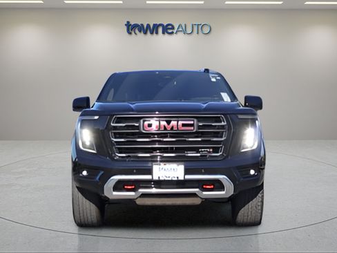 Used 2025 GMC Yukon AT4 Ultimate AWD/4WD image 8