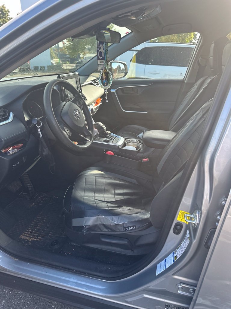 Certified 2022 Toyota RAV4 LE AWD/4WD image 3