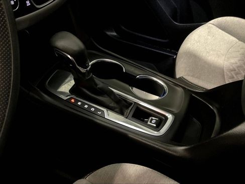 Used 2022 Chevrolet Equinox LT FWD image 18
