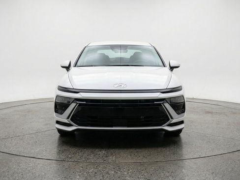 Used 2025 Hyundai Sonata SEL FWD image 2